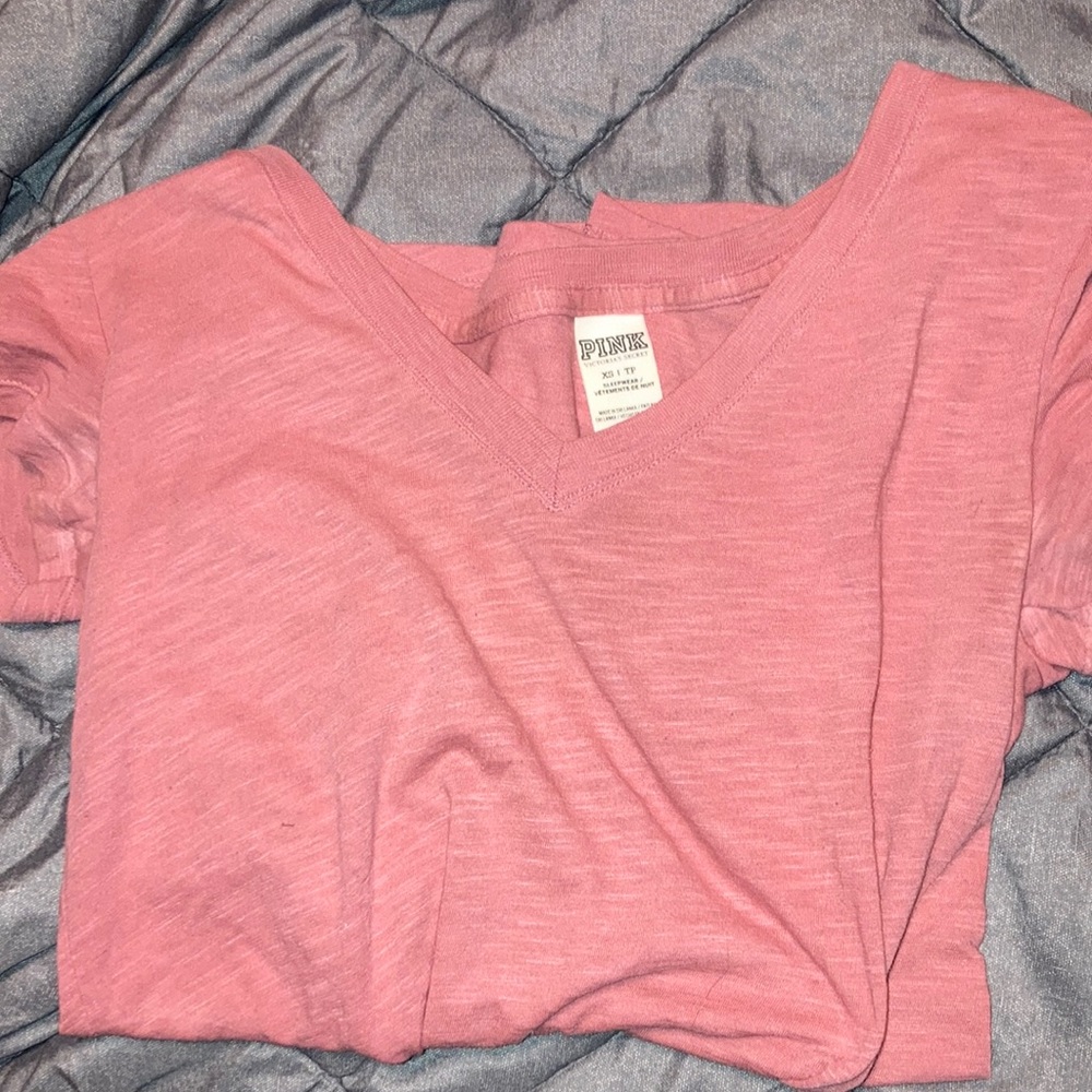 Pink low-cut T-shirt